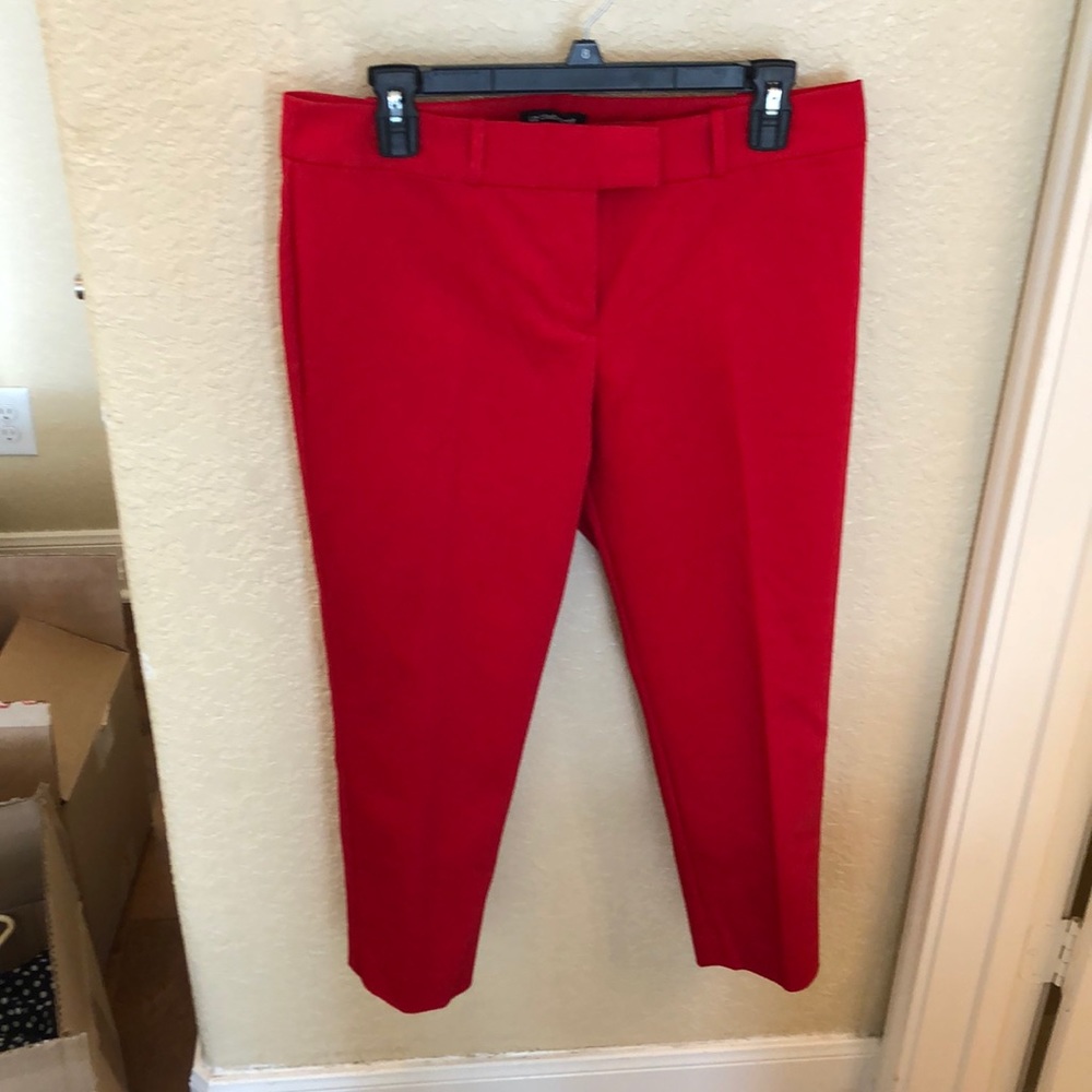 Red capris pants